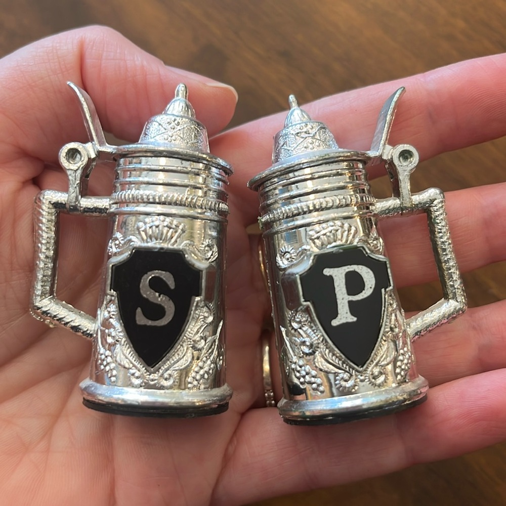 Vintage small plastic beer stein salt and pepper shakers